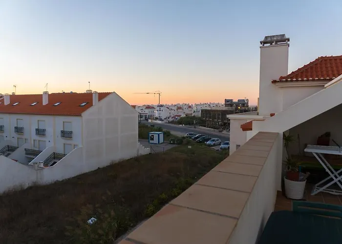 Baleal: Balconies And Pool Apartment