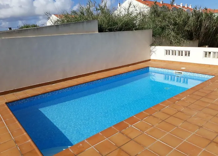 Baleal: Balconies And Pool Apartment